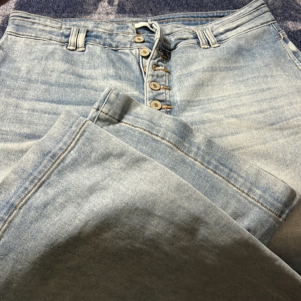 Kancan wide leg, high rise, button fly jeans 15/31 fit like a 16.